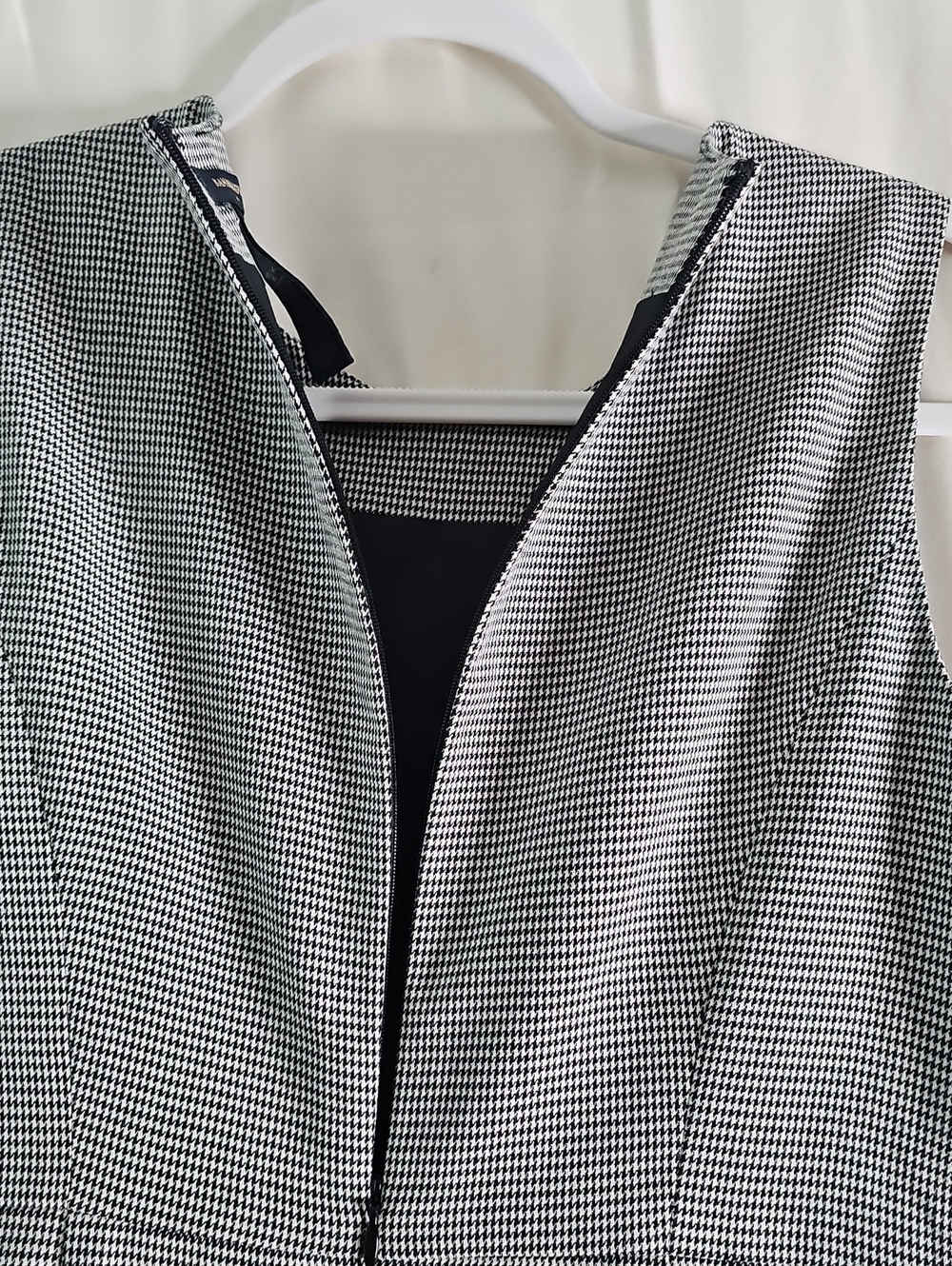 Banana Republic Gray Textured Midi Sheath Dress - Picture 4 of 6